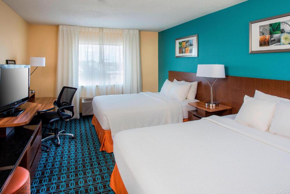 Queen Room with Two Queen Beds interior